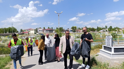 Ağrı'da Belediye Mezarlıkları Bayrama Hazırlıyor
