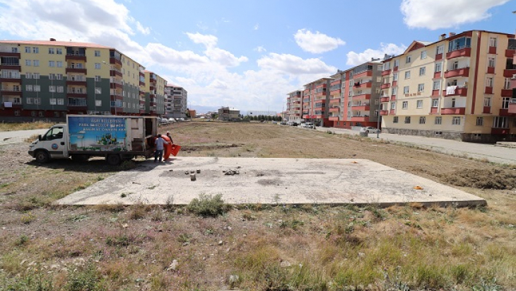 Ağrı Belediyesi yeni park alanları oluşturuyor