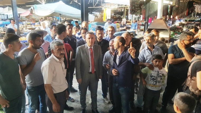 Vali Elban pazar esnafını ziyaret etti
