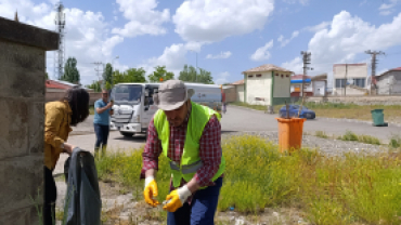 Ağrı'da Belediye Mezarlıkları Bayrama Hazırlıyor